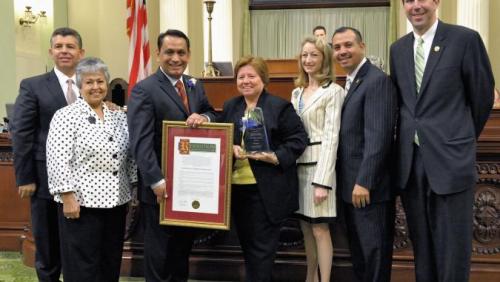 2010 LSA - Univision (Media & Community Outreach).  Maria Gutierrez accepting