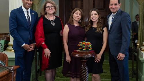 Elvira Diaz-Infante, Karina Nava